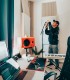 Live the experience of a music artist in a top record label