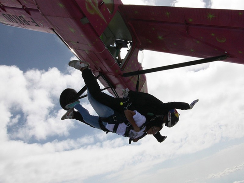 Experience sky-diving like never before