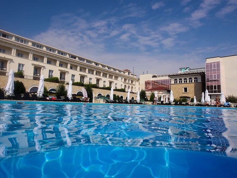 VIP mini-vacation in couple - 4 days in a luxury hotel and SPA included in Mamaia
