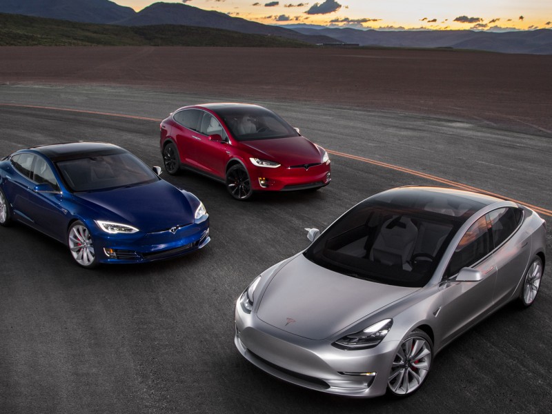 Pure adrenaline on a test drive with Tesla, the most desired car of the moment