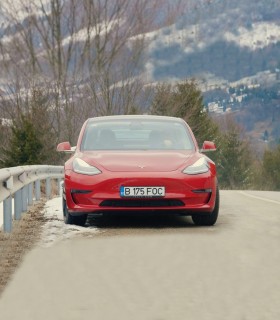Pure adrenaline on a test drive with Tesla, the most desired car of the moment