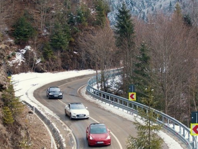 Pure adrenaline on a test drive with Tesla, the most desired car of the moment