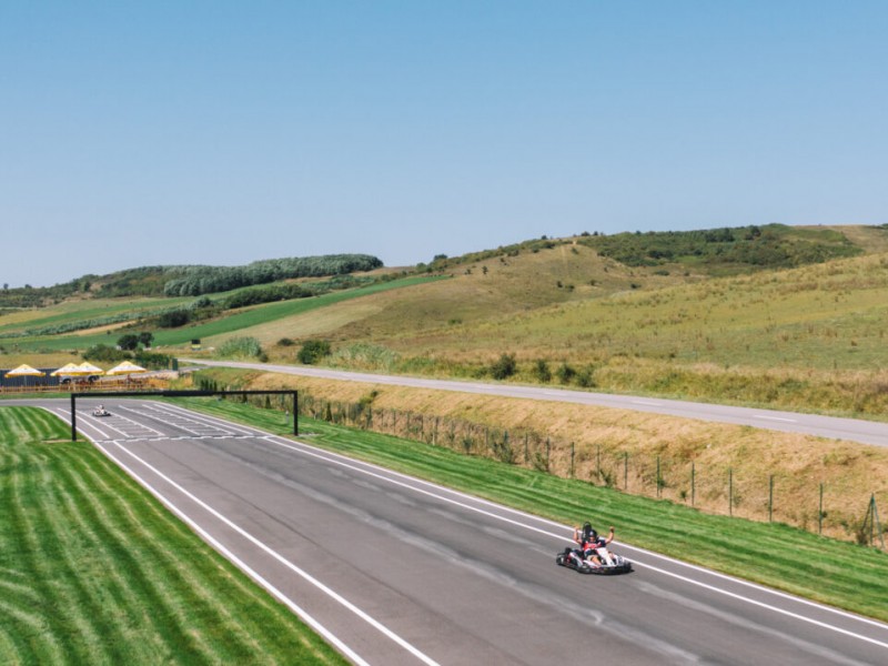 Outdoor karting for adults and children - Adrenaline at maximum heights