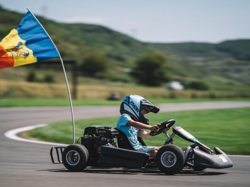 Outdoor karting for adults and children - Adrenaline at maximum heights