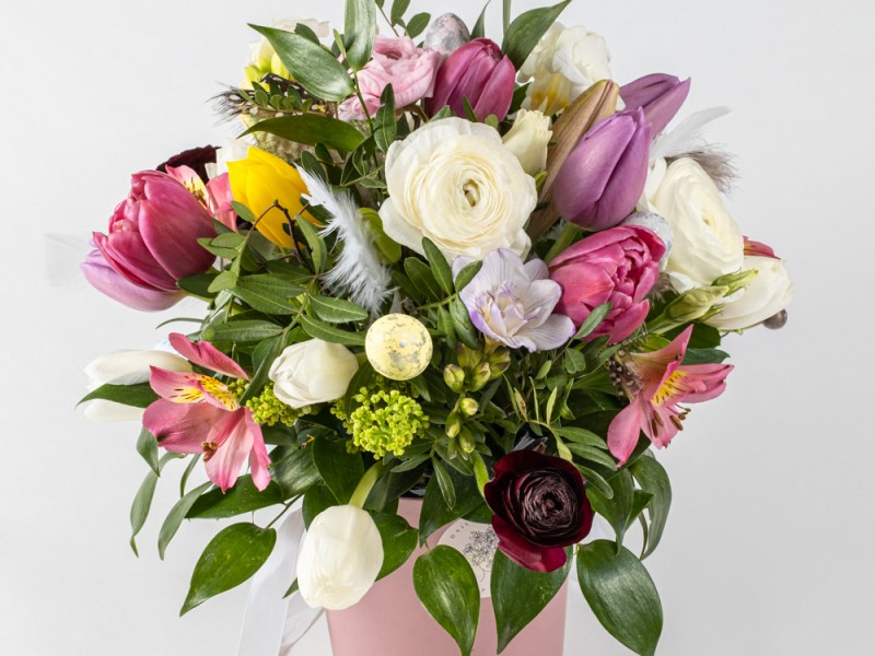 Relaxation workshop in the company of flowers in Bucharest