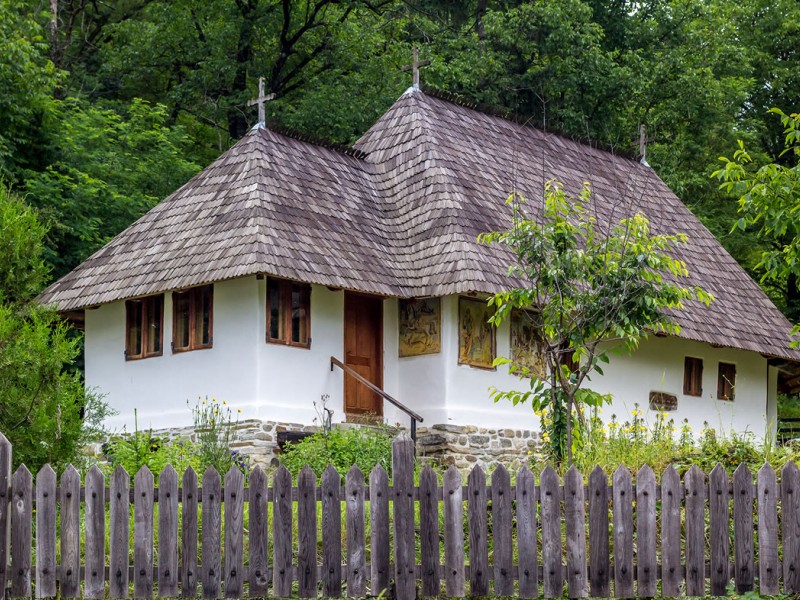 Rustic holiday, pottery workshop and nature walks