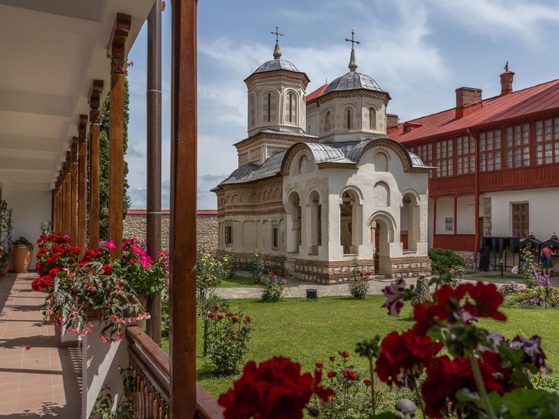 Rustic holiday, pottery workshop and nature walks