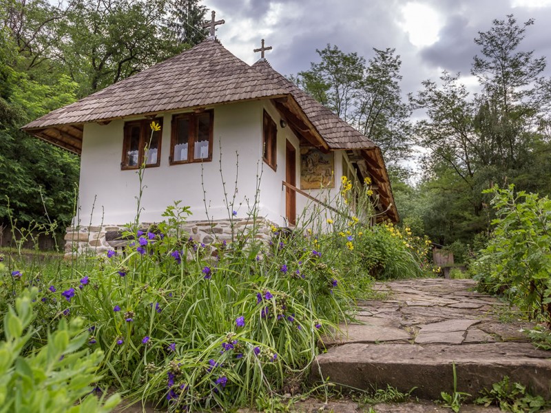 Rustic holiday, pottery workshop and nature walks