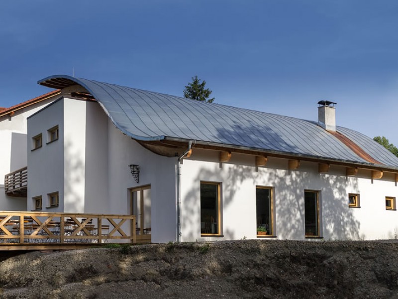 Rustic holiday, pottery workshop and nature walks