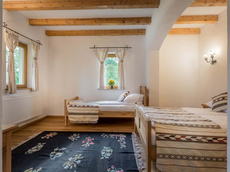 Rustic holiday, pottery workshop and nature walks