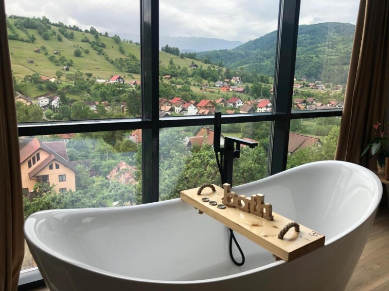 EXPERIENTA WOW - 2 seri cu cei dragi intr-o cabana de poveste din Bran