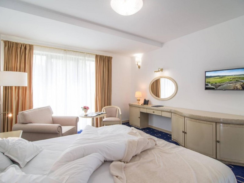 Combine sport with relaxation at the largest golf resort in Romania