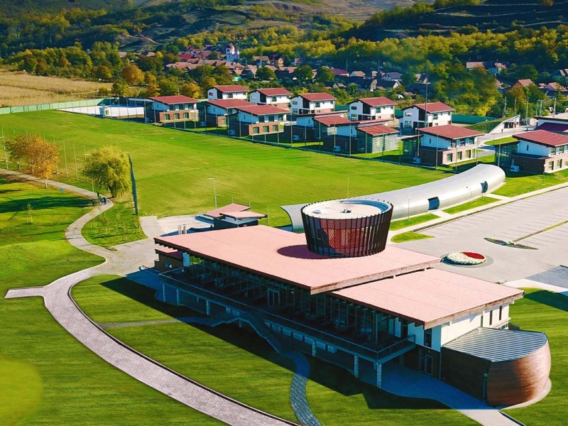 Combine sport with relaxation at the largest golf resort in Romania