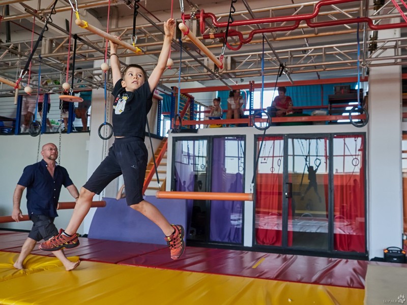 Petrecere pentru copii la cel mai cool club Ninja Warrior din Romania
