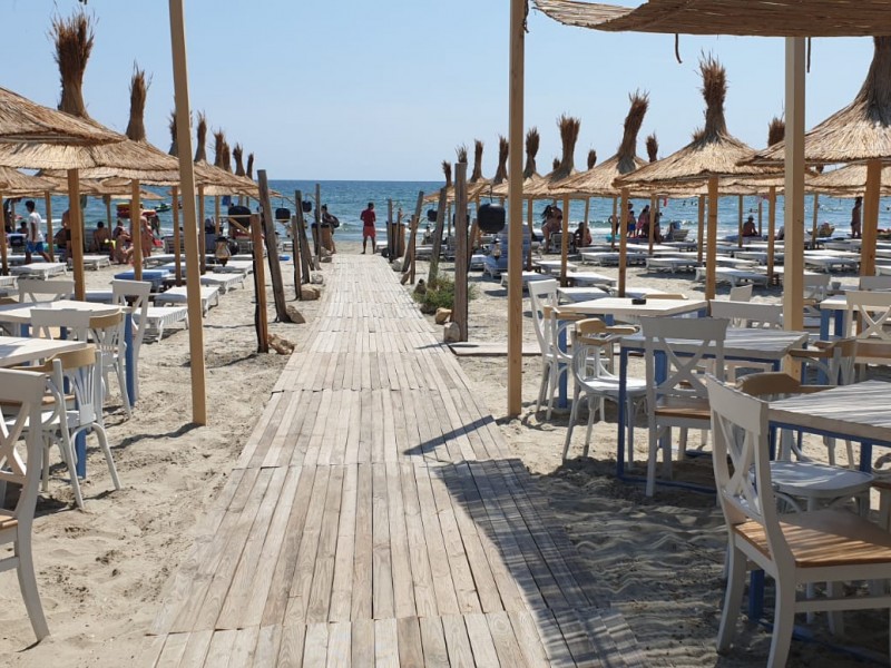 Enjoy top dishes in an exclusive restaurant in Mamaia Nord