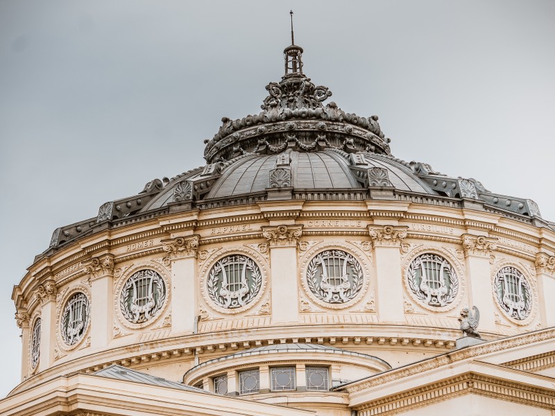 Discover the history and architecture of Bucharest on a bike tour