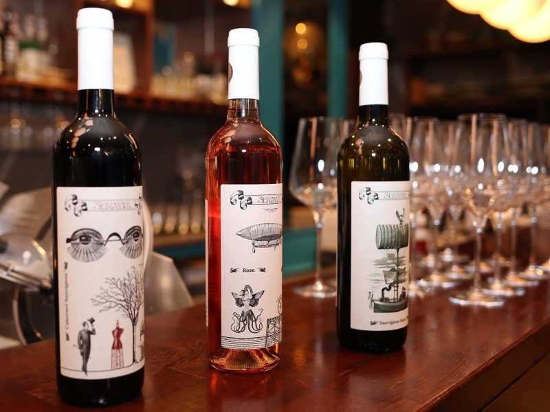 Invata de la experti arta degustarii vinului