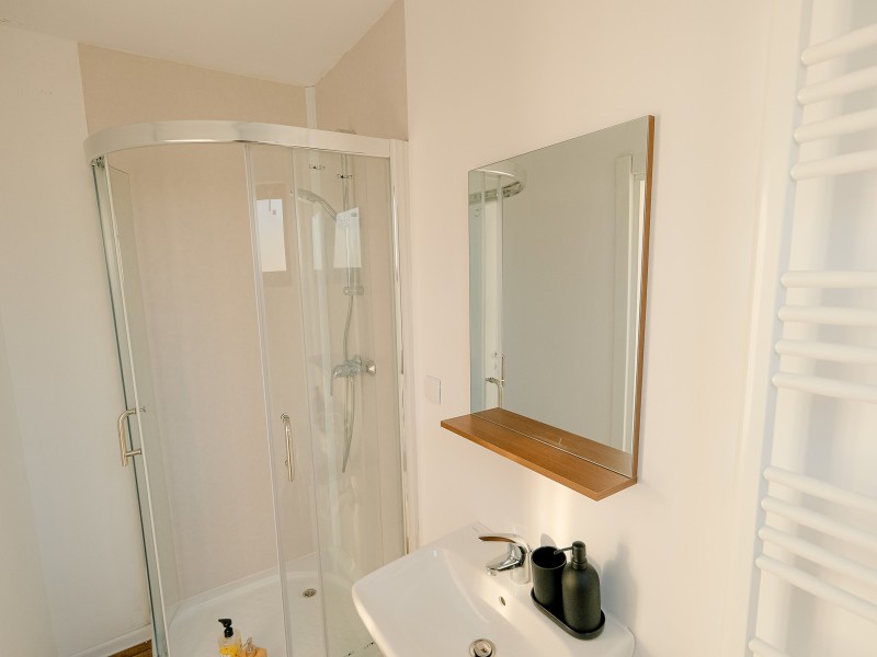 Experienta all inclusive la 1200m altitudine in bungalow-uri pe culoarul Rucar-Bran