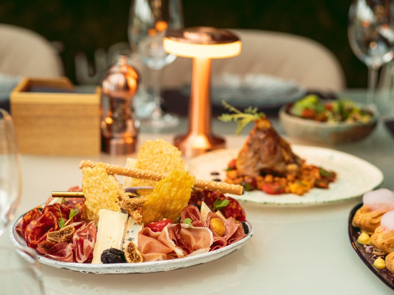 Gastronomic experiences in an exceptional restaurant at the top