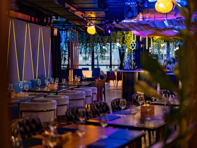 Gastronomic experiences in an exceptional restaurant at the top