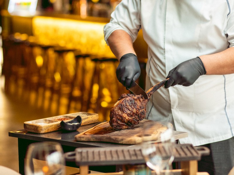 Gastronomic experiences in an exceptional restaurant at the top