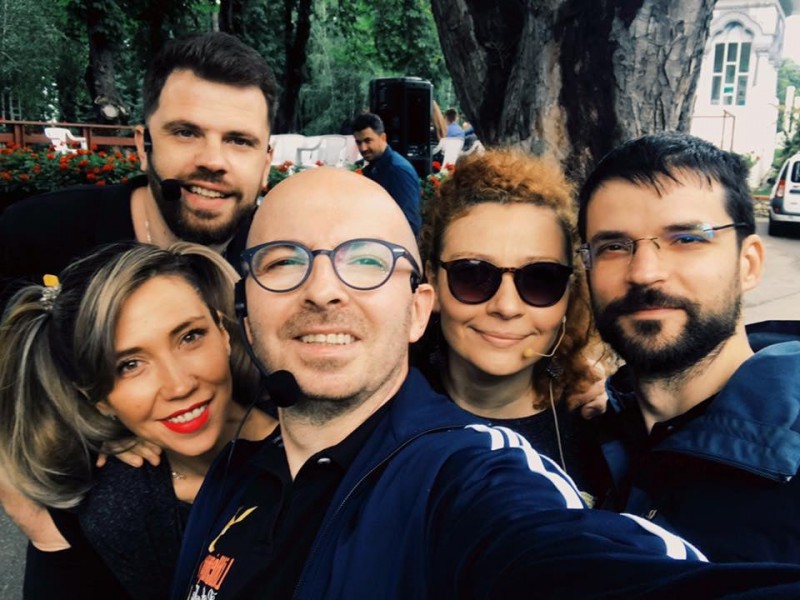 Spectacolul de teatru de improvizatie vine la petrecerea copilului tau
