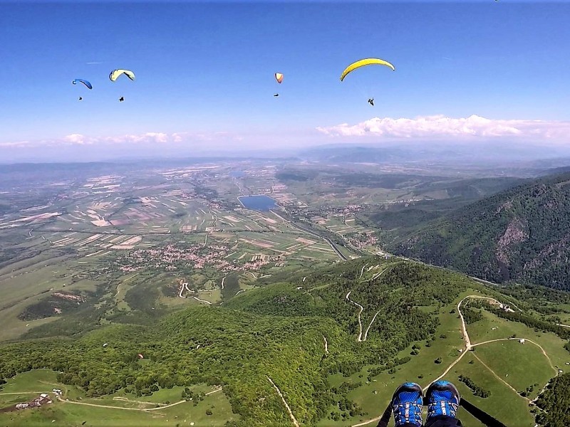 Fantastic paragliding experience in the Parang and Retezat mountains