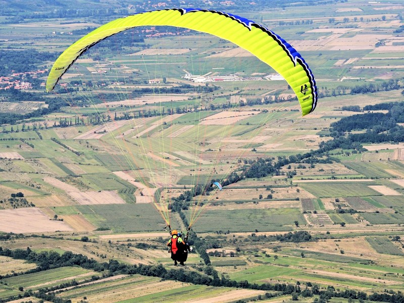 Fantastic paragliding experience in the Parang and Retezat mountains