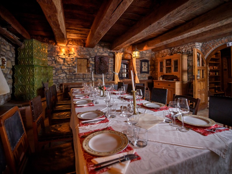 Petrece-ti weekend-ul intr-o casa de poveste din secolul 19 in Covasna
