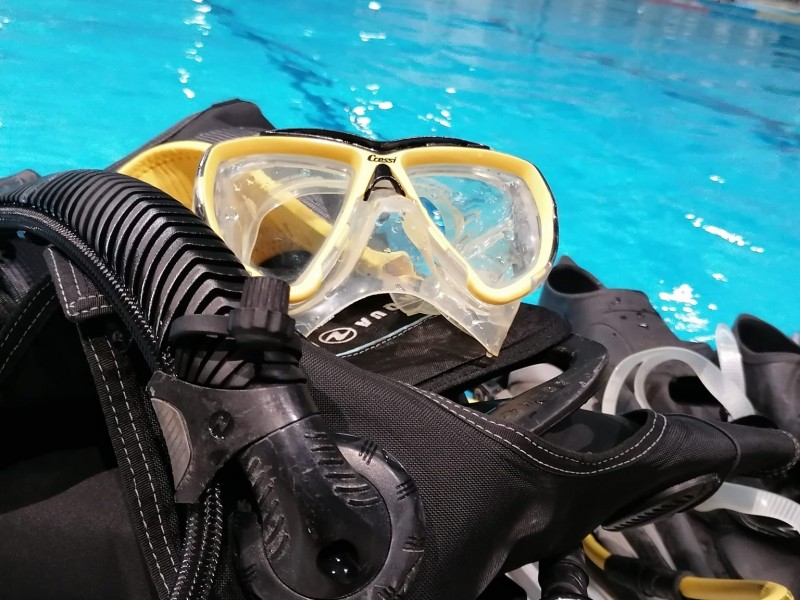 Underwater chess match and diving at the Aquatic Paradise in Brasov