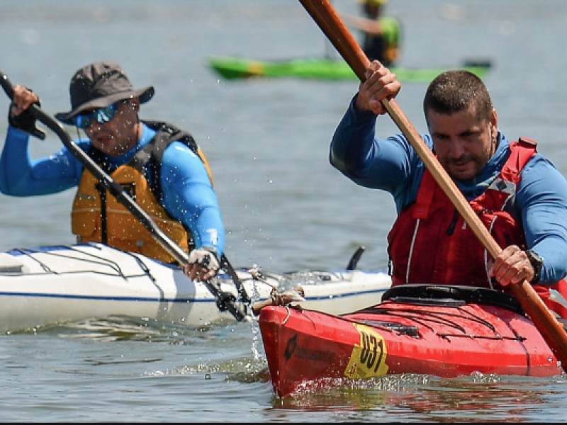 Vasleste pe Lacul Bicaz intr-o tura de caiac sau canoe