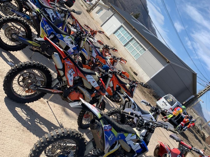 Antreneaza-te pentru competitii enduro pe motociclete Husqvarna