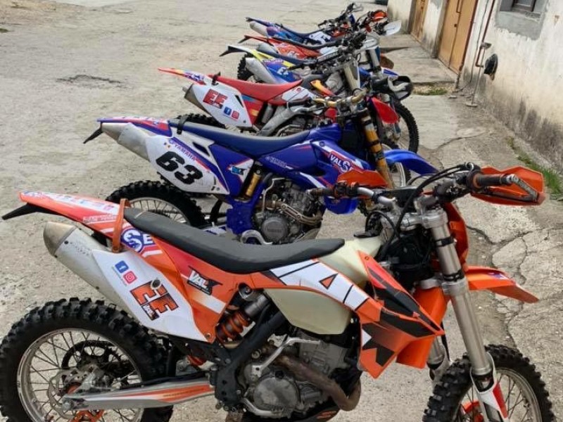 Train for enduro competition on Husqvarna motorcycles