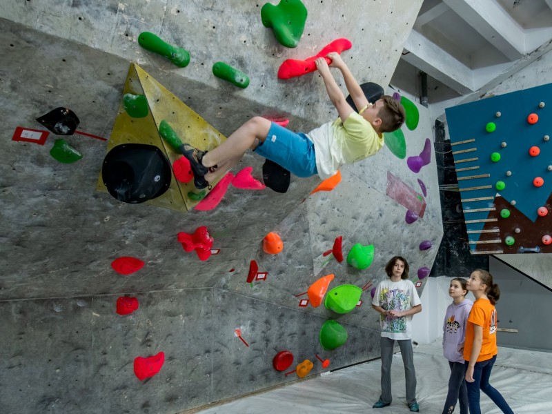 Cursuri de escalada cu instructor pentru adulti si copii in Bucuresti