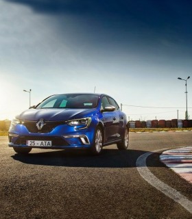 Tour the circuit in a powerful car: Audi, Mercedes or Renault