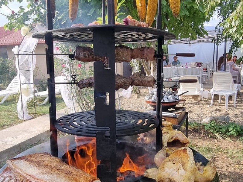 Barbecue party la tine in curte alaturi de cei mai priceputi chefi