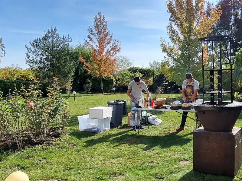 Barbecue party in your backyard with the most skilled chefs