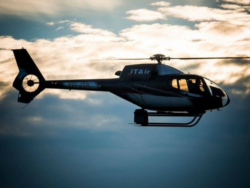 Cerere in casatorie, printre nori, intr-un elicopter