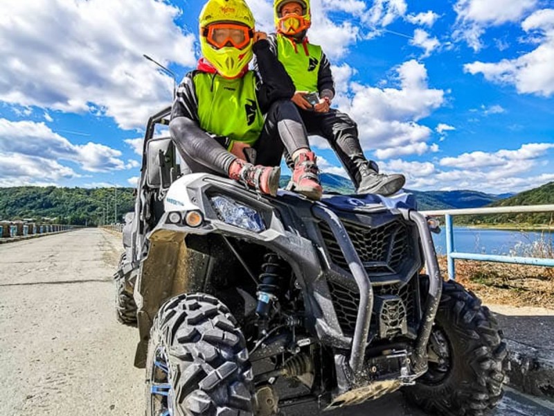 O zi de aventura offroad la bordul unui utv