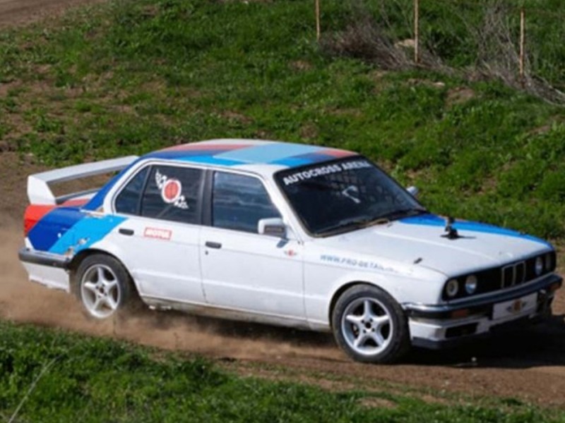 Adrenalina - vei conduce doua masini de raliu - BMW si Golf GTI