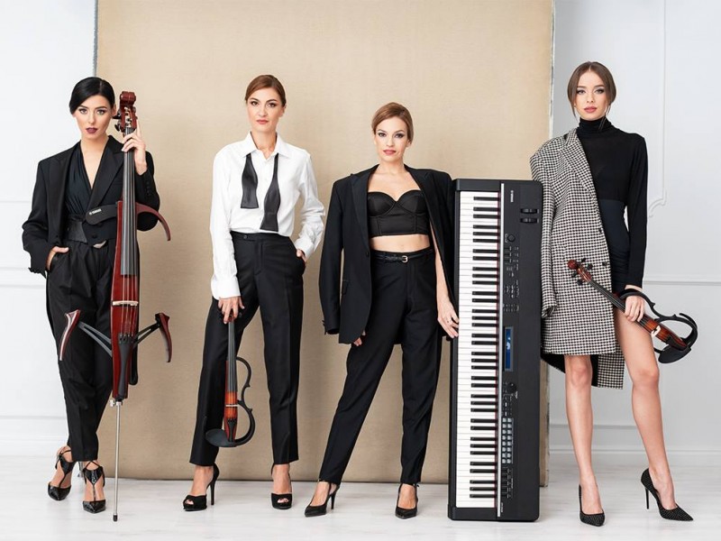 Piano or violin lessons with Andreea Runceanu from Amadeus band
