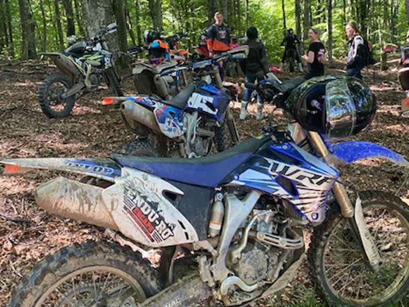 Experimenteaza adrenalina pe 2 roti intr-o aventura off-road in mijlocul naturii