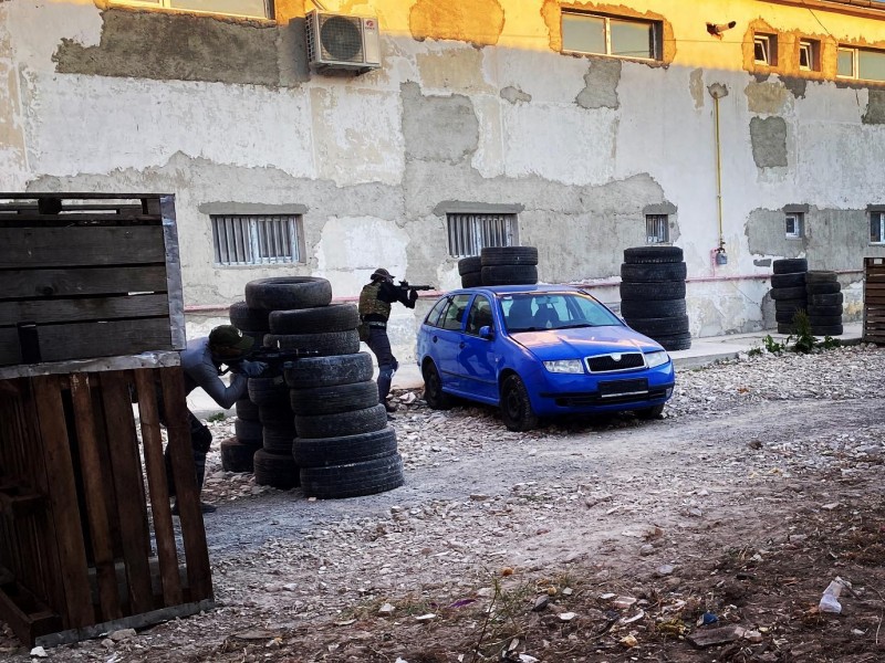Joc de airsoft indoor sau outdoor pentru grupuri in Iasi