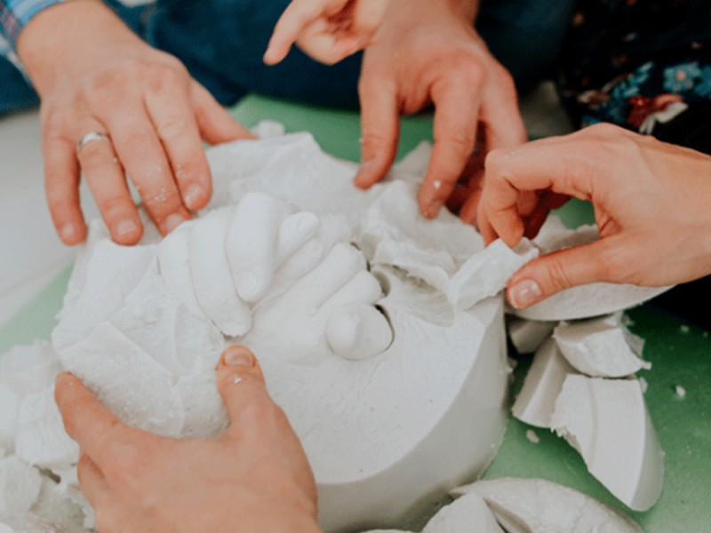 Ofera un cadou inedit - Kit mulaj maini pentru cuplu, familie sau bebe