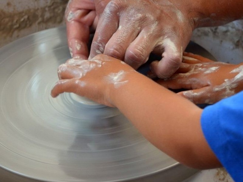 Descopera mestesuguri traditionale - atelier de ceramica in Mures
