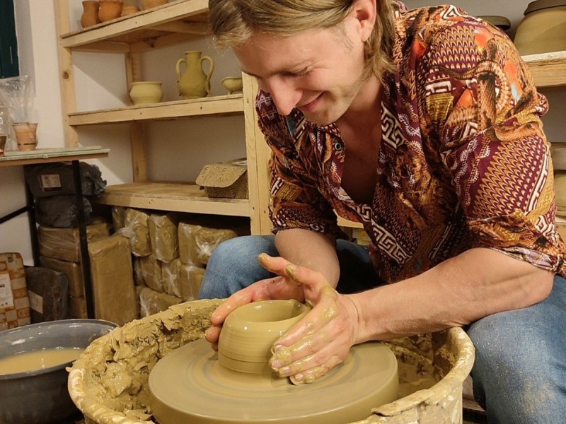 Accommodation, traditions and Romanian crafts at an art center in Buzau