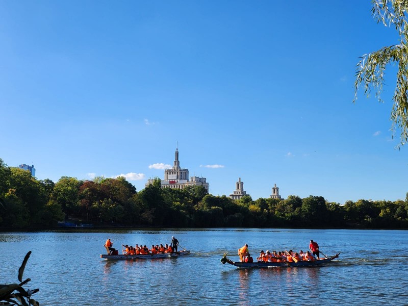 Vasleste spre succes alaturi de echipa ta o barca Dragon Boat