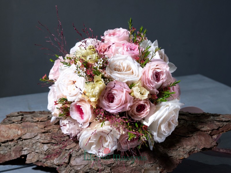 Learn to create spectacular flower arrangements - online video course