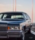Plimbare prin statiunea Mamaia intr-un Cadillac de epoca decapotabil