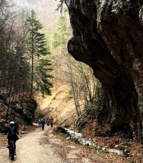 E-Bike adventure in Bran, the town of Dracula